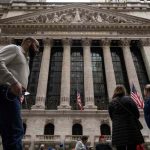 Când piețele bursiere sunt zdruncinate, chiar și de război, de obicei se plătește ca investitorii să aibă răbdare