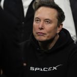 Elon Musk se confruntă cu anchetatorii de la Paris din cauza acuzațiilor de imagine de abuz asupra copiilor